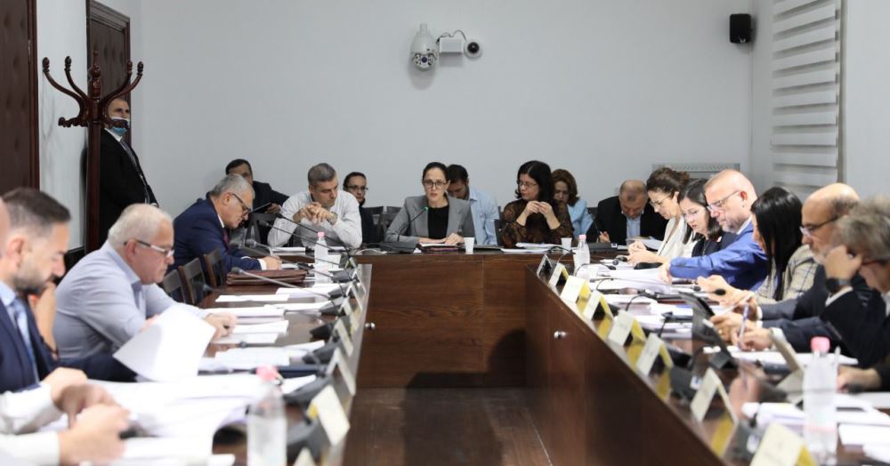 Rishikohet buxheti i vitit 2022, rritja ekonomike me e ulet se 4.2 per qind
